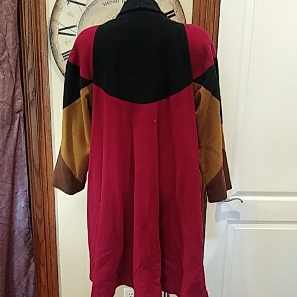 Coat    - Picture 3 of 8